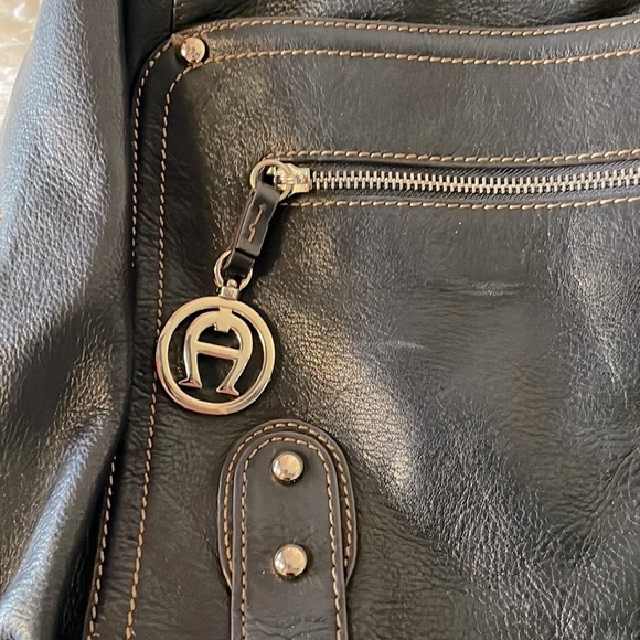 Etienne Aigner Slouchy soft leather bag - Picture 2 of 10